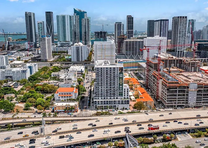 Modern Unit In Downtown Miami With Free Parking